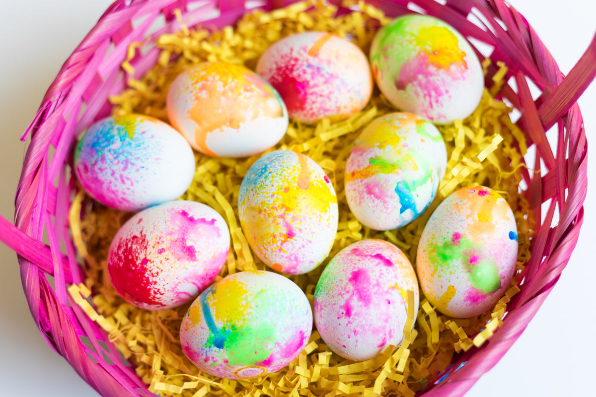 family easter picture ideas coloring eggs